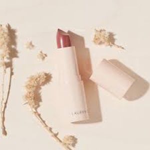 Lauren Conrad The Lipstick in Shell.